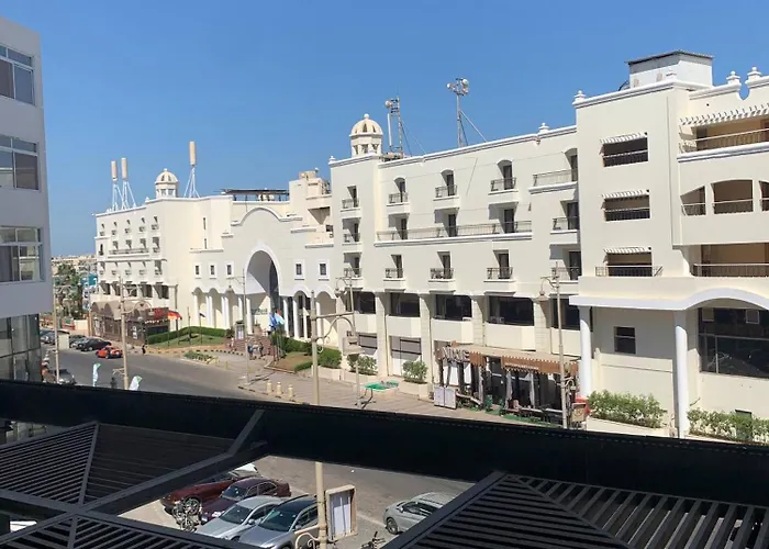 La Prestigia 2br With A Big Balcony
