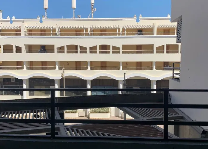 La Prestigia 2br With A Big Balcony *