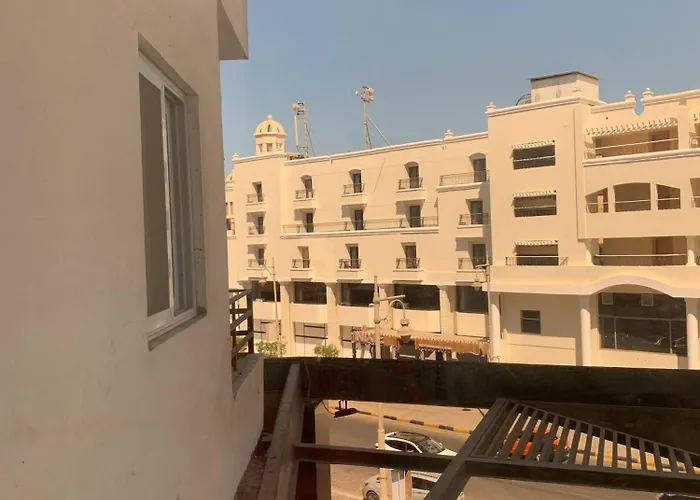 La Prestigia 2br With A Big Balcony *